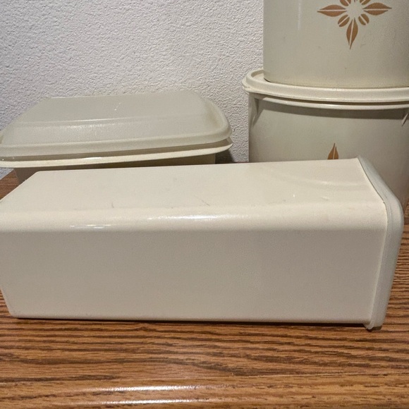 Tupperware Ice Cream, Cheese keeper and Storage Set - Picture 3 of 15